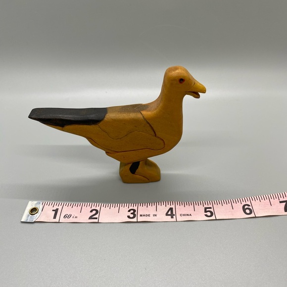 Handcarved Wood Seagull 4” signed by Artist - Picture 5 of 6